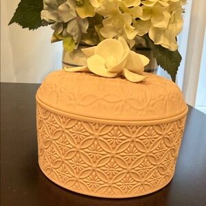 Elegant Embossed Ceramic Box with Floral Lid Candle